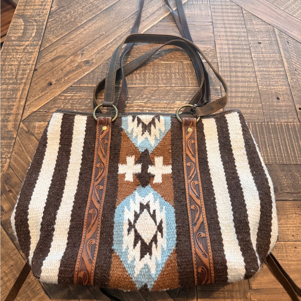 Ariat women's brown blanket tote